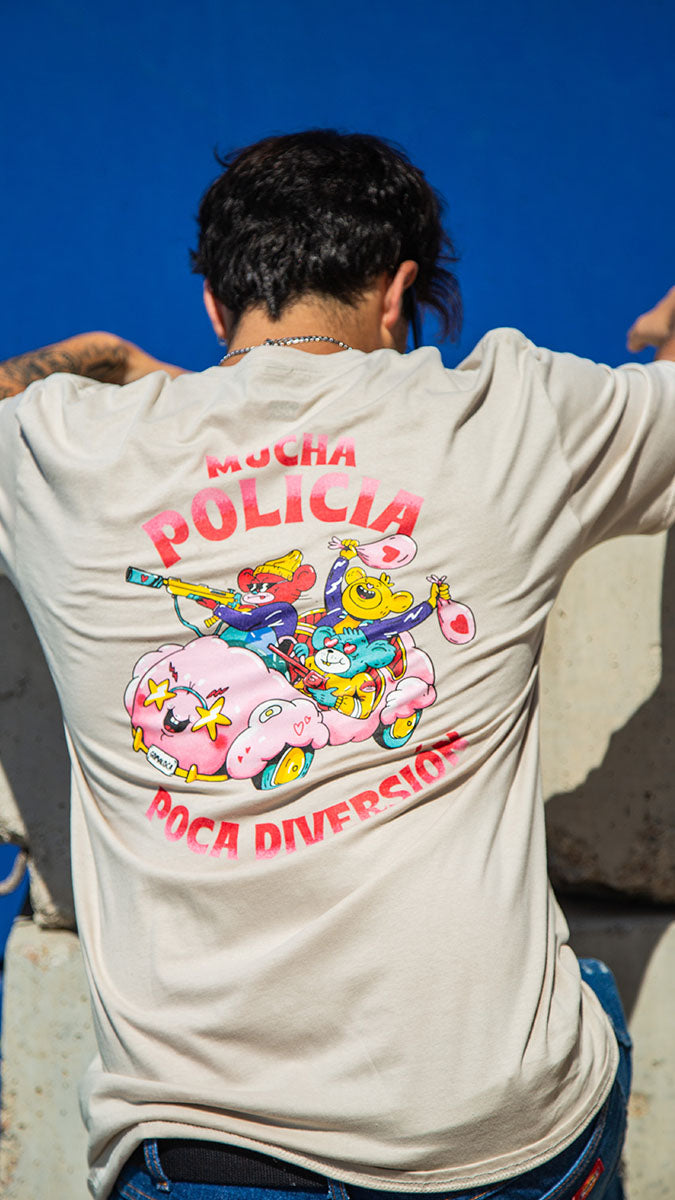 Camiseta Mucha Policía Poca Diversión